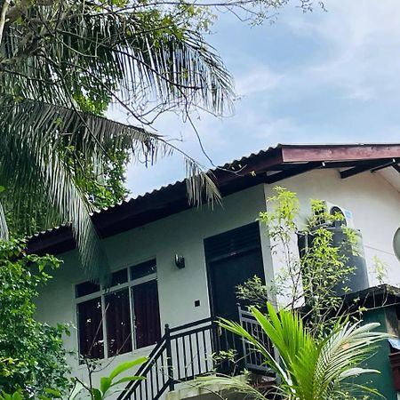 Chami'S Home Stay Мириса Екстериор снимка